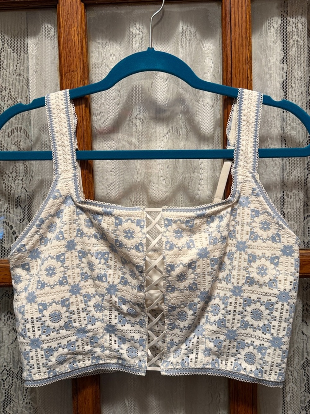 NWT aerie White and Light Blue Lace-Up Cropped Tank